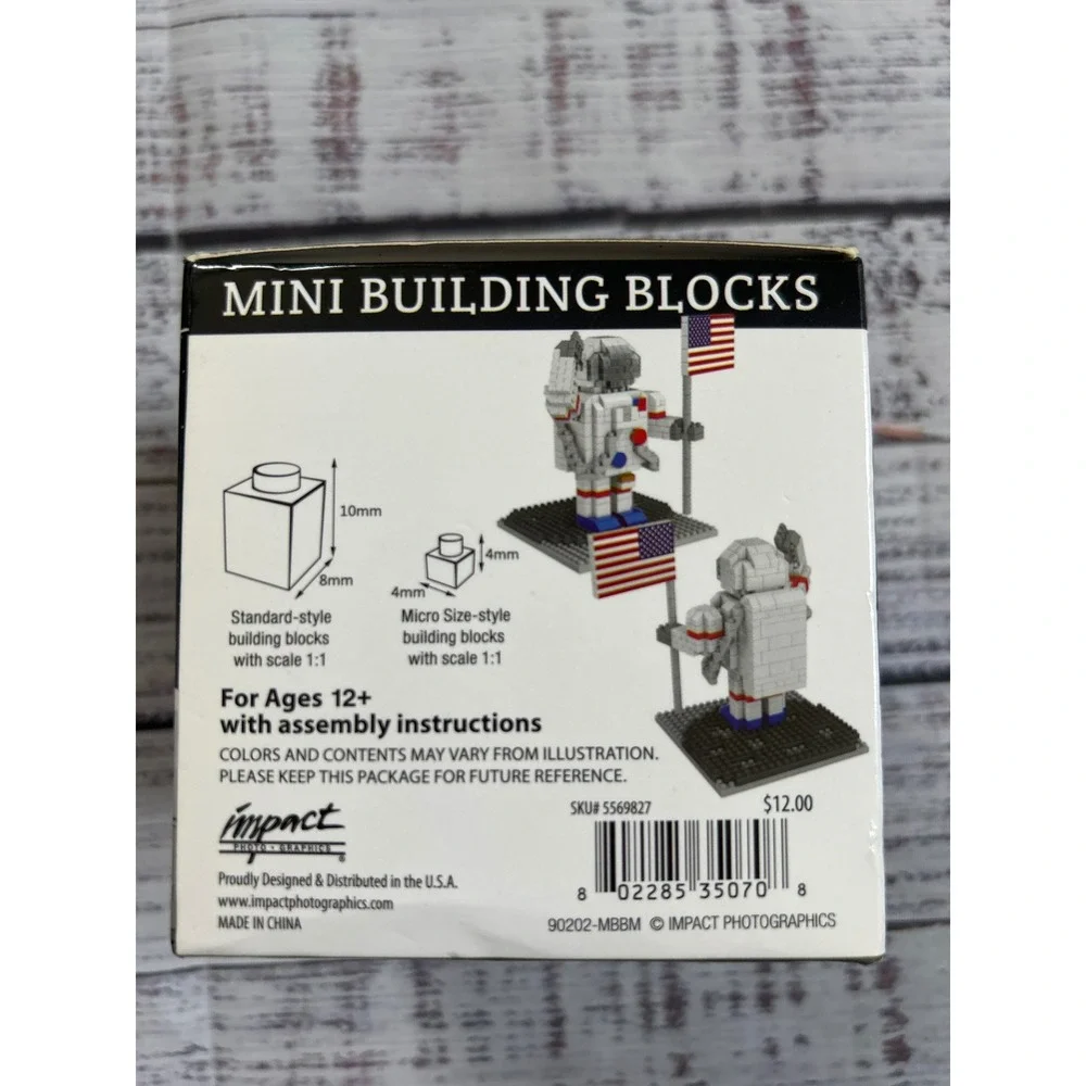 Mini Building Blocks Astronaut Figure Smithsonian Institution 390 Pieces Sealed